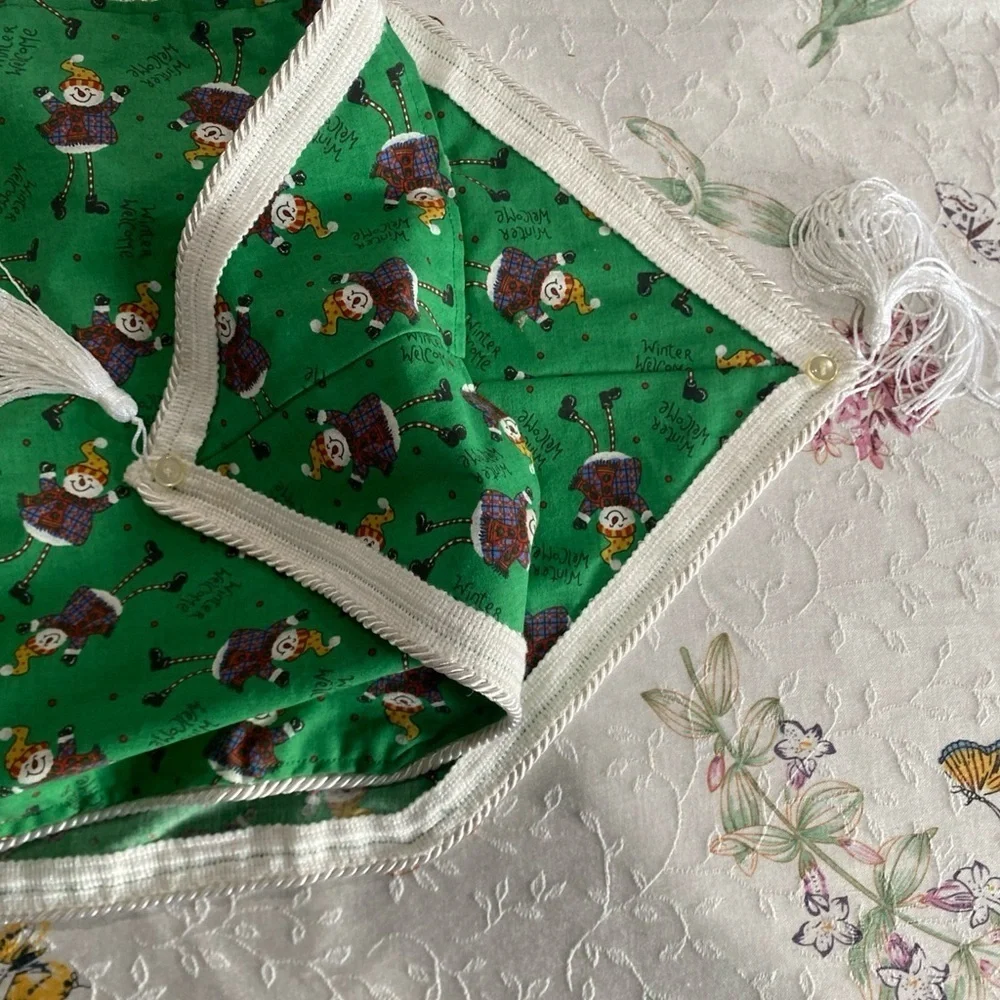 Vintage Christmas Village Table Runner Tassels “Welcome Winter” Snowmen 13”x60”‎